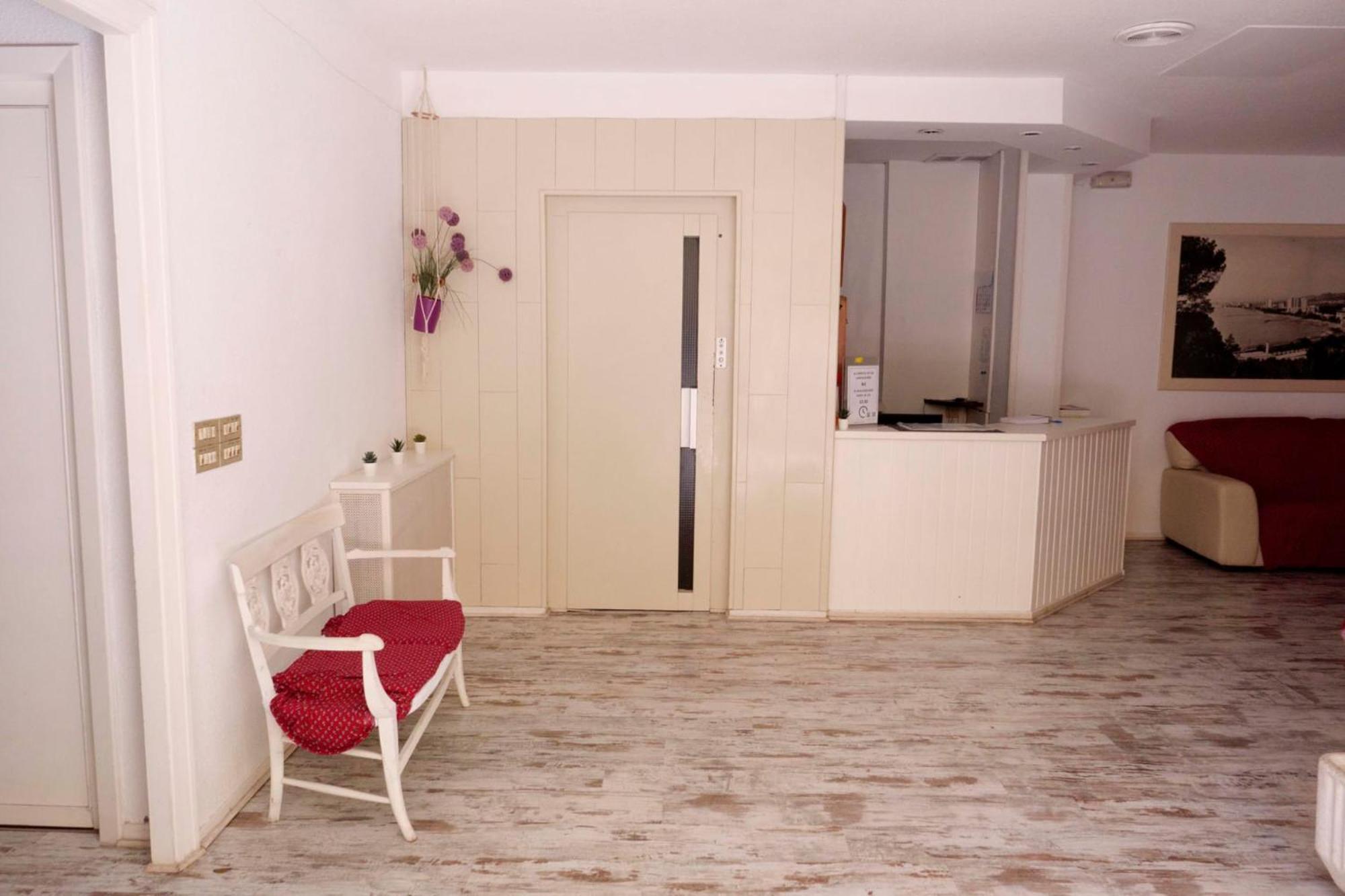 Hostal La Torre ベニカシム エクステリア 写真