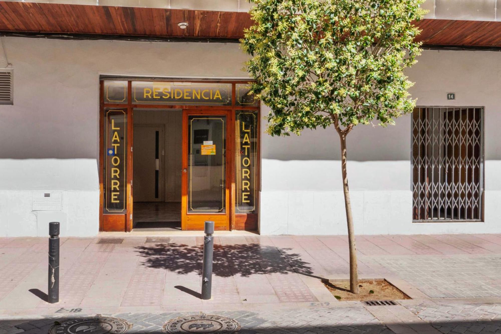 Hostal La Torre ベニカシム エクステリア 写真