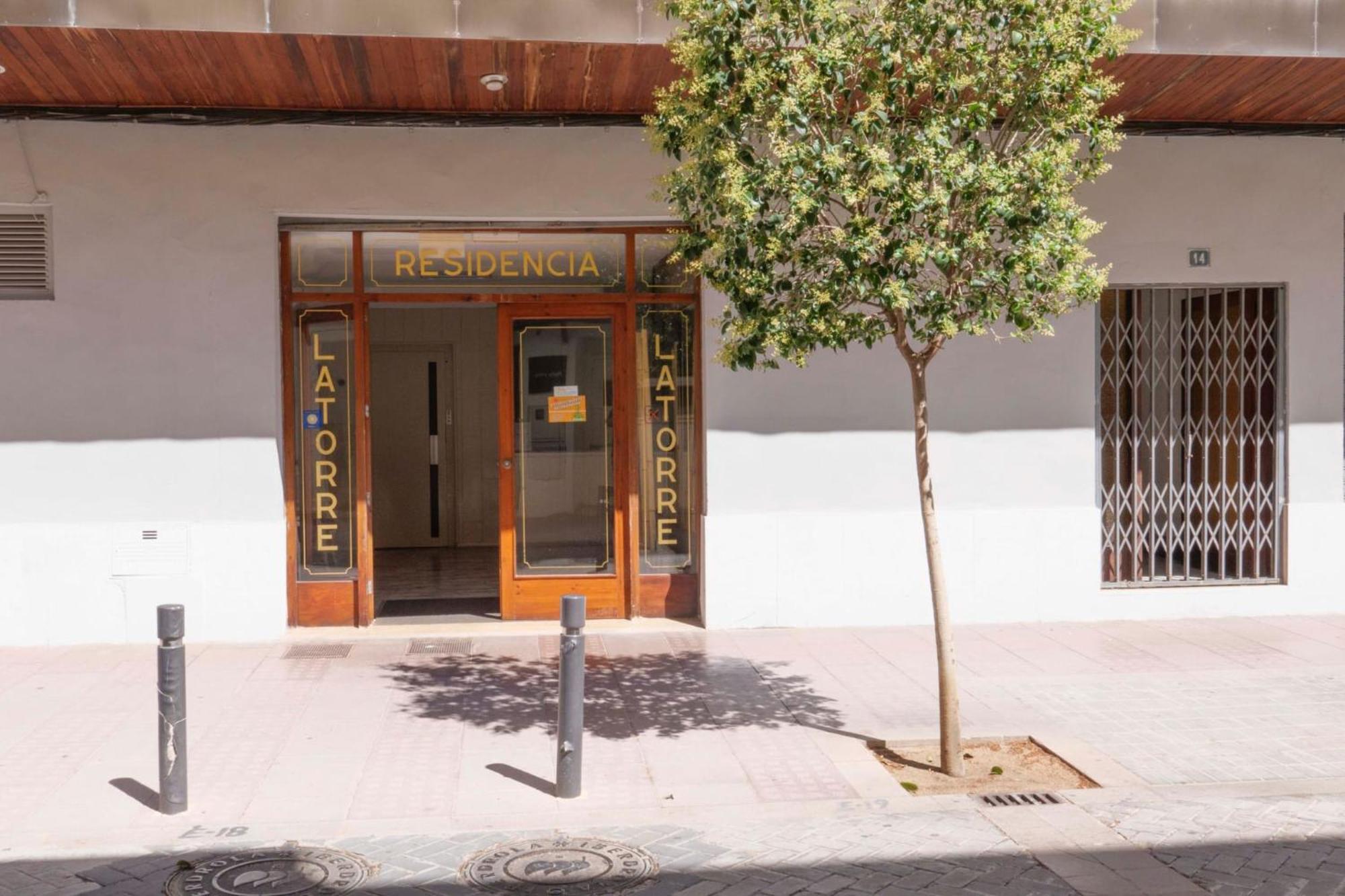 Hostal La Torre ベニカシム エクステリア 写真