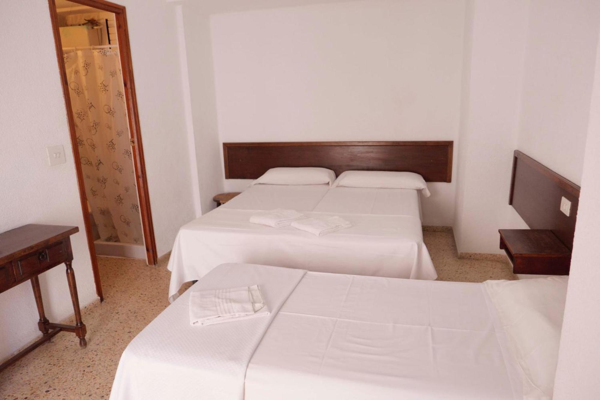 Hostal La Torre ベニカシム エクステリア 写真